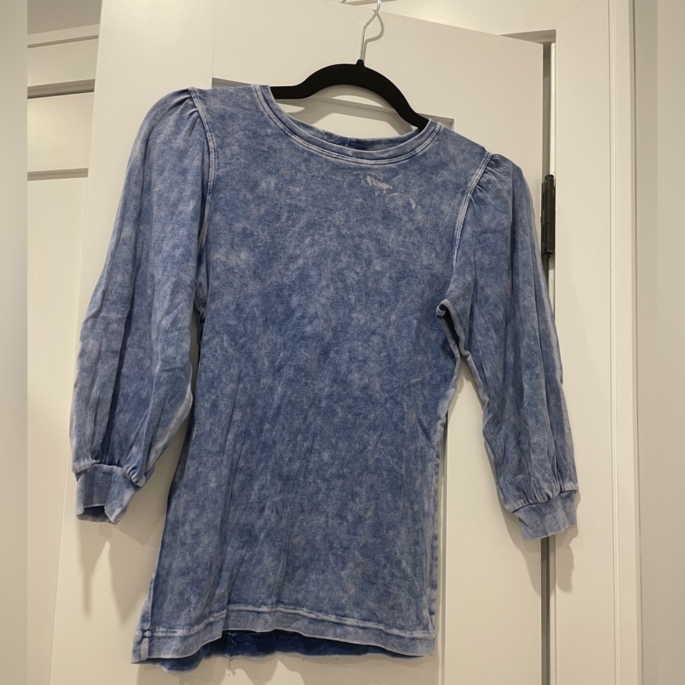 Women’s Hard tail blue and white shirt